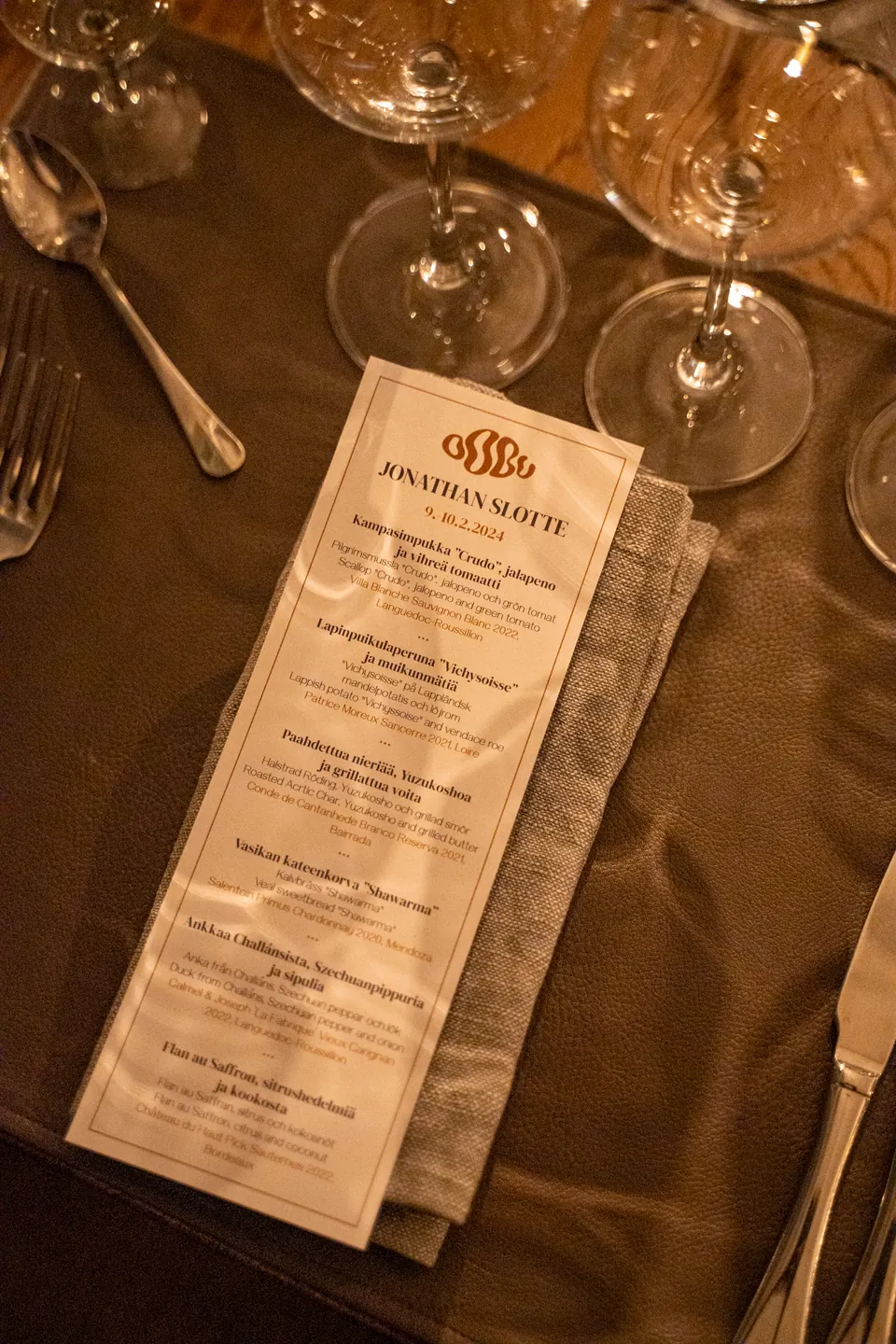 Illan menu pöydällä