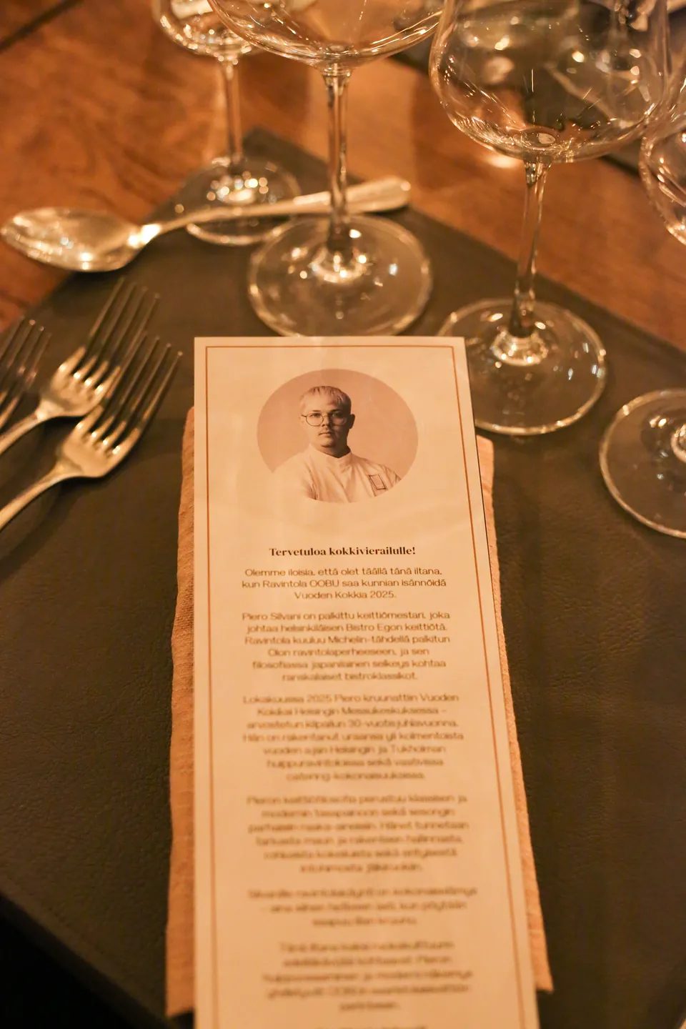 Illan menu pöydällä