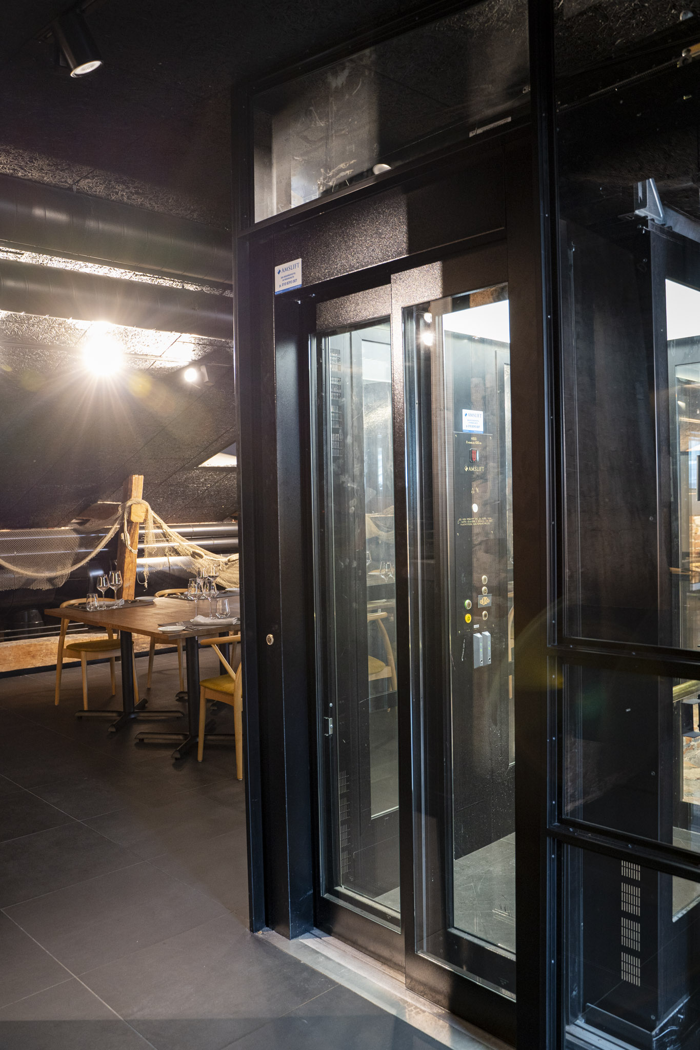 Lyhty-juhlatila ja kattoterassi, Ravintola Oobu, Turku